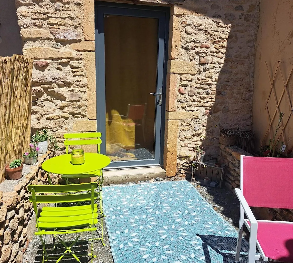 Apartment Charmant Studio A 5 Minutes De Villefranche Lacenas France